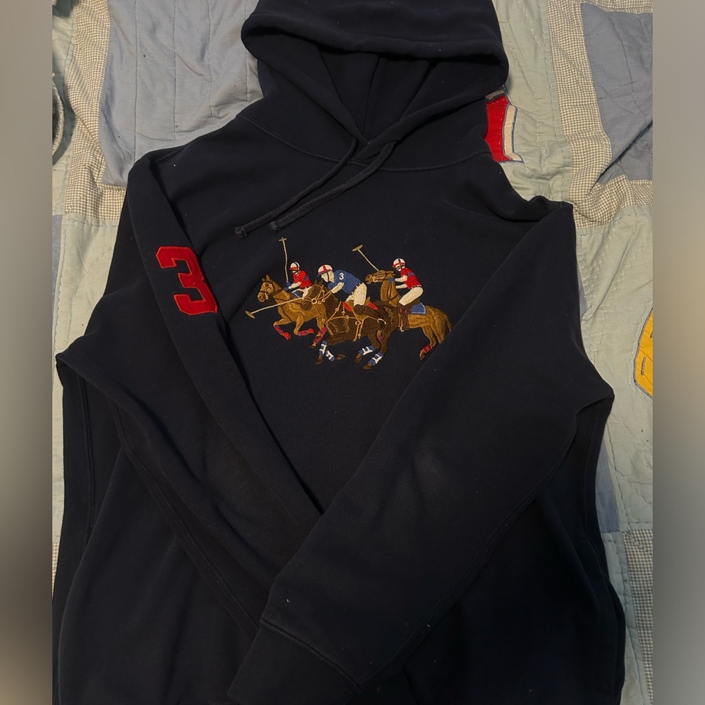 Size M triple pony fleece